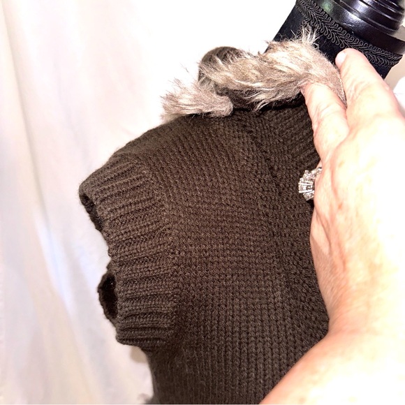 VTG Y2K Cache Cardigan Sweater Vest Womens Small Faux Fur Trim Brown Shag - Picture 9 of 12